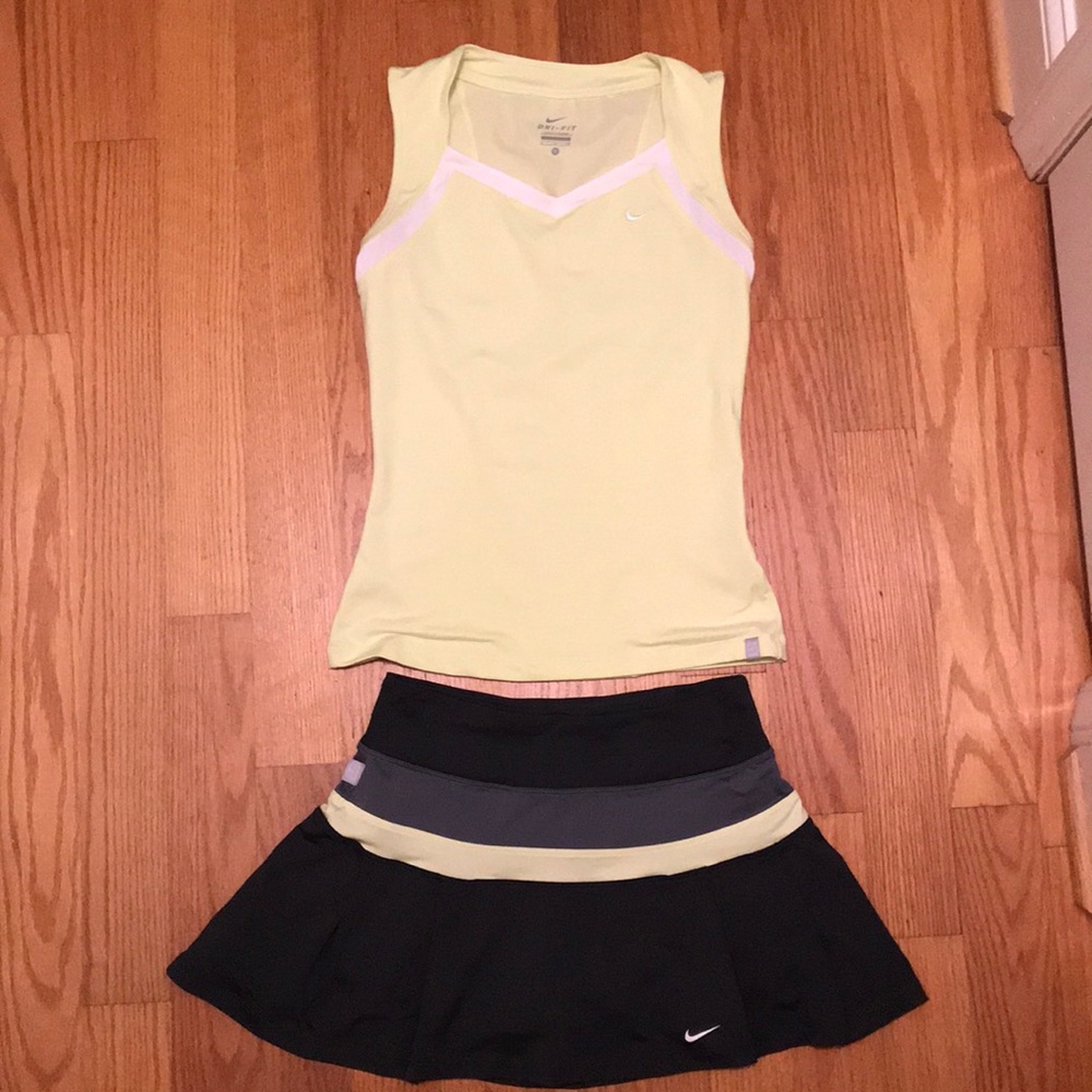 Nike Matching Tennis Top/Skirt